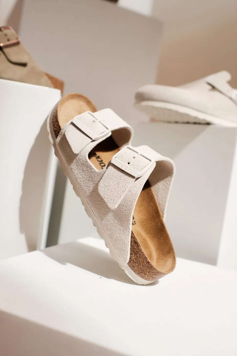 Arizona Suede Leather Antique White