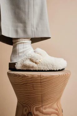 Boston Big Buckle Shearling Eggshell