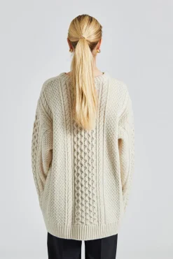 Chunky Cable Knit Cream