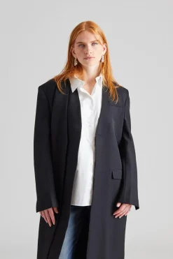 Cosmos Long Coat Black