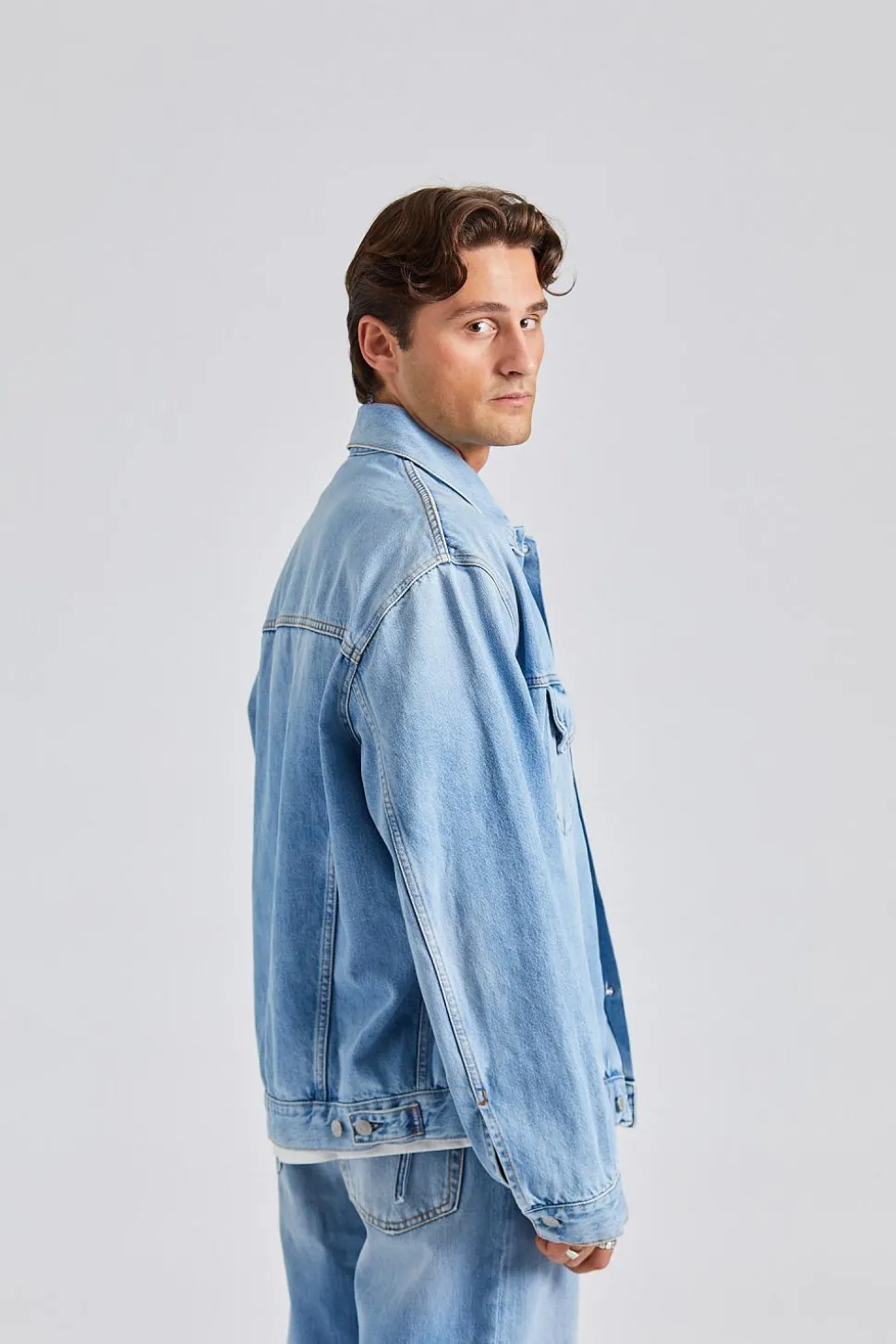 Denim Jacket - Relaxed Fit FN-UX-OUTW000065 Light Blue