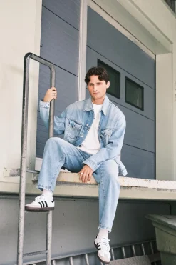 Denim Jacket - Relaxed Fit FN-UX-OUTW000065 Light Blue