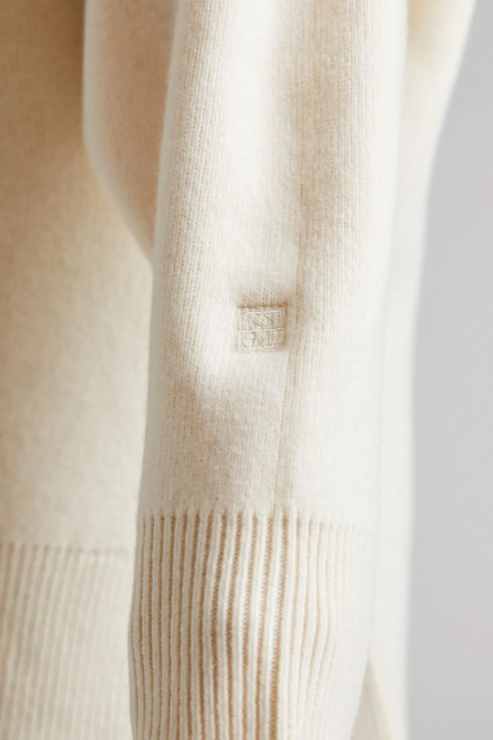 Double-knit Pullover Snow