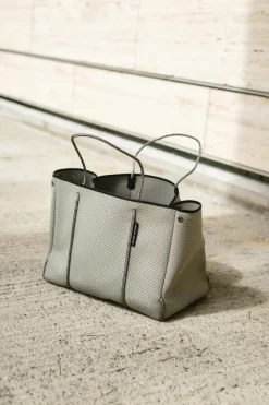 Escape Tote Sage Green