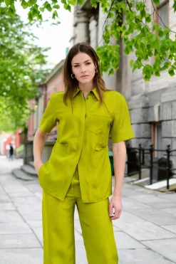 Fitted Short Sleeve Shirt Parrot Green