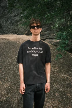 Logo T-shirt - Relaxed Fit Faded Black FN-UX-TSHI000013