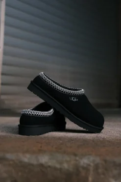 M Tasman Black
