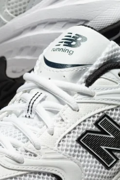 MR530EWB White/Black