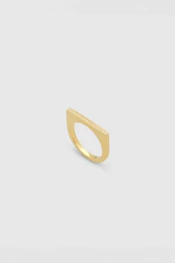 Sleek Ring Top Diamonds