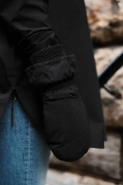 Small Mittens Black