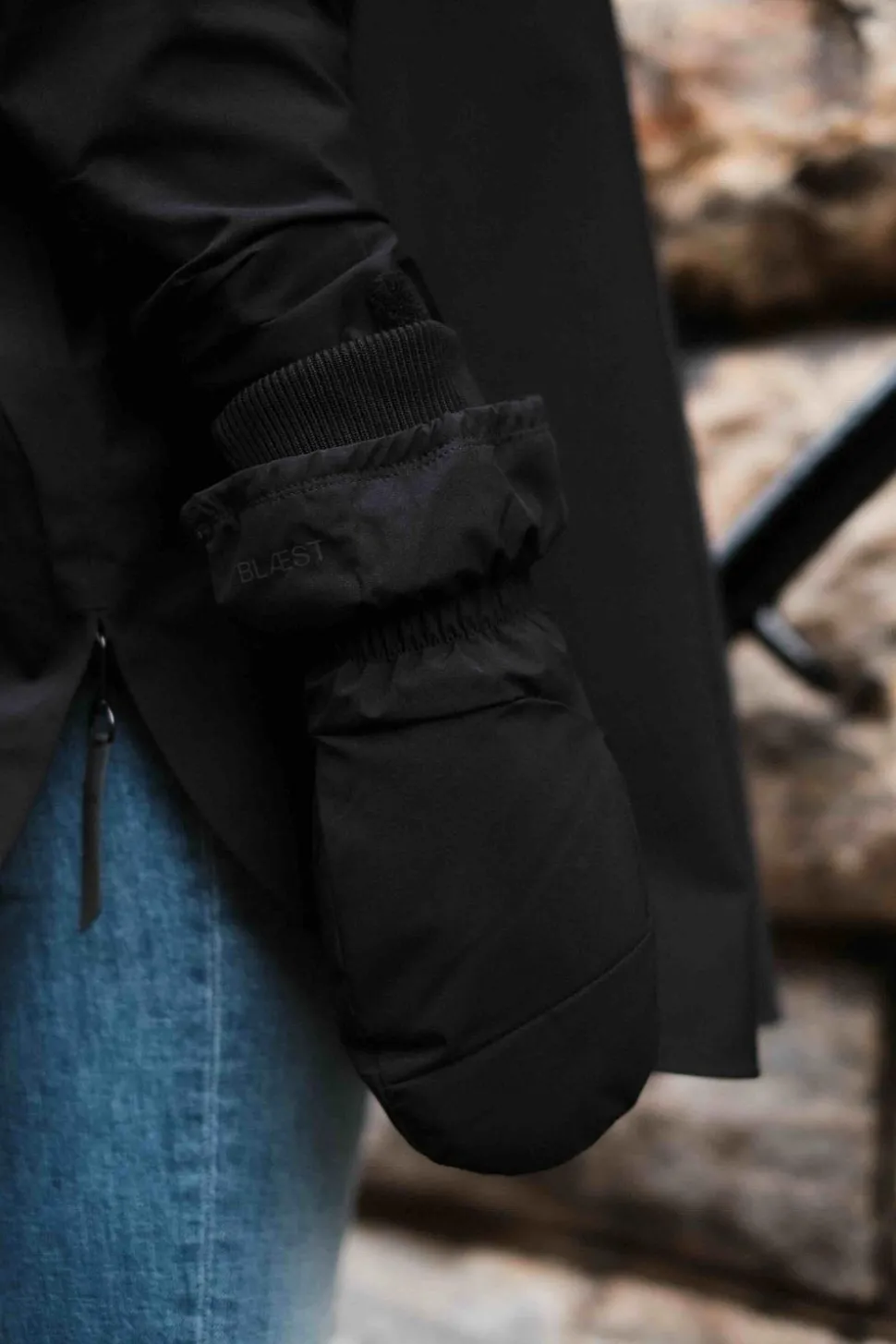 Small Mittens Black