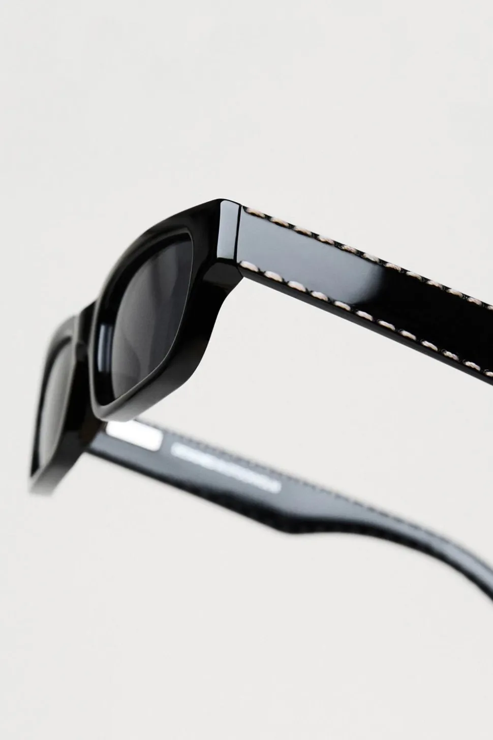 Stitch 10 Black