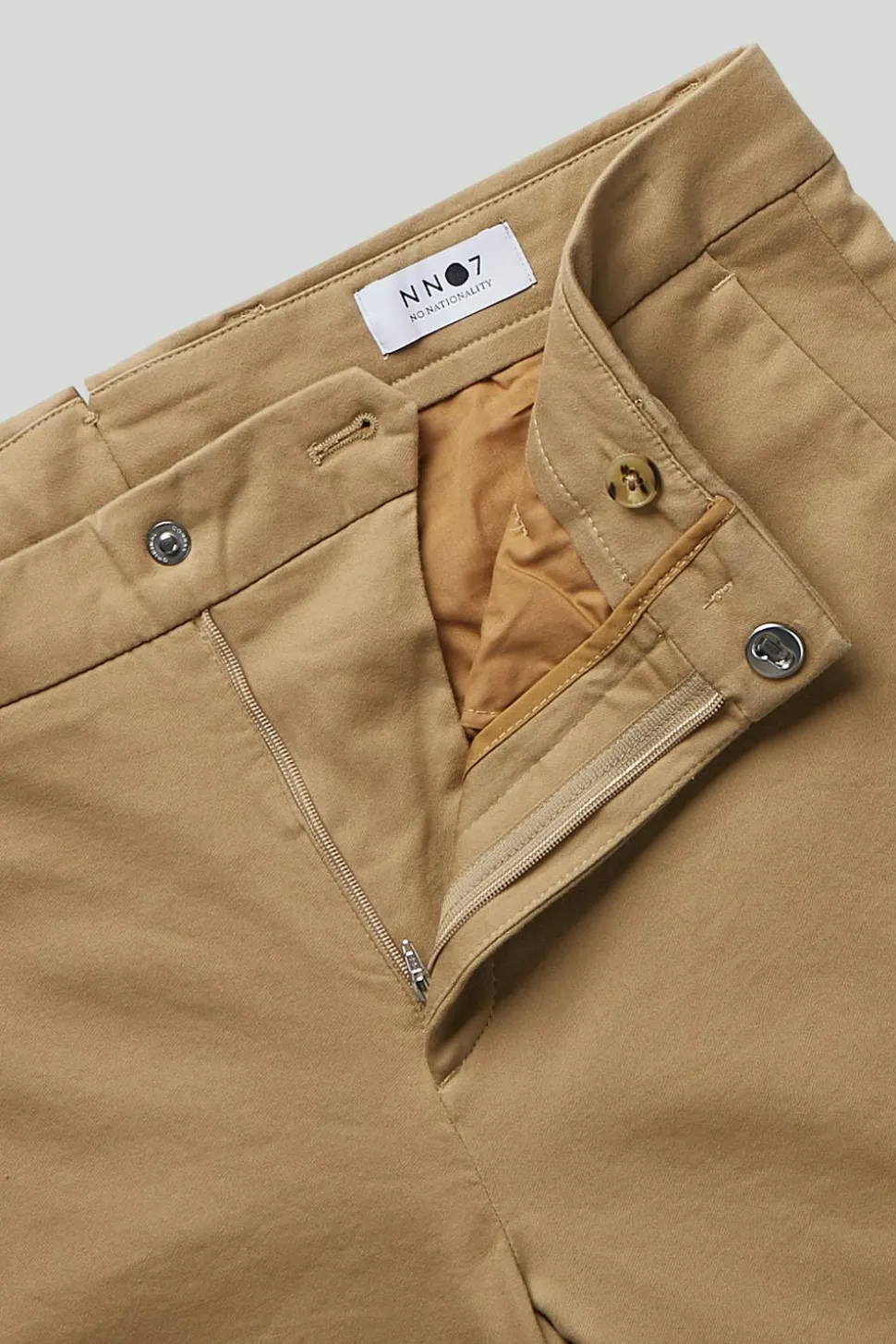 Theo Khaki