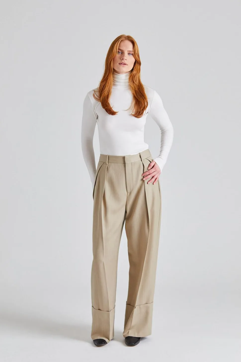 Wide Leg Turn Up Trouser Almond