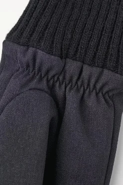 Zoe Mitt Black
